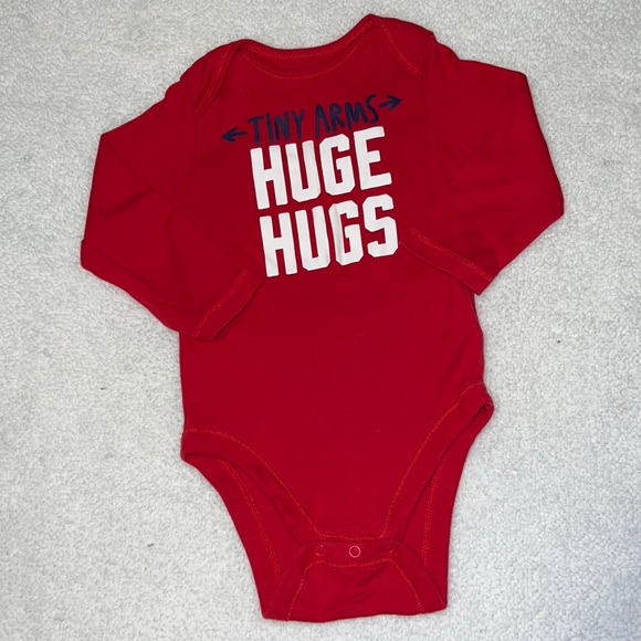✨4 FOR $15✨ FREE HUGS BODYSUIT - Picture 1 of 2
